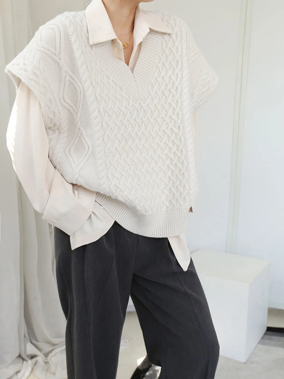 Collared Cable Graceful Knit Sweater Vest