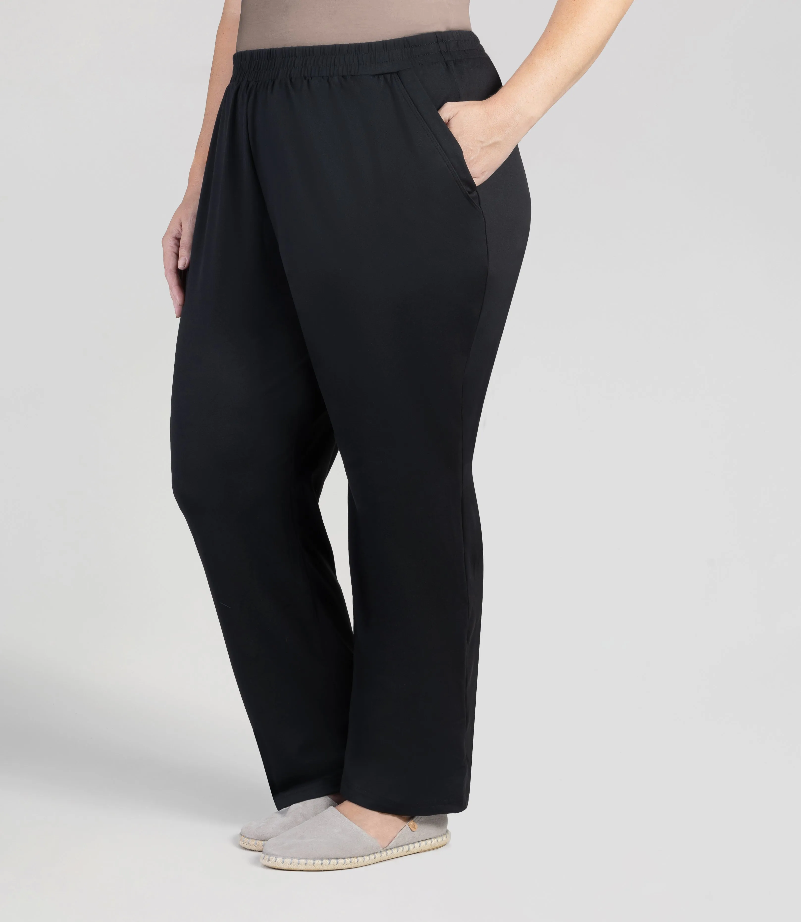 SoftWik Relaxed Fit Pocketed Pant Basic Colors